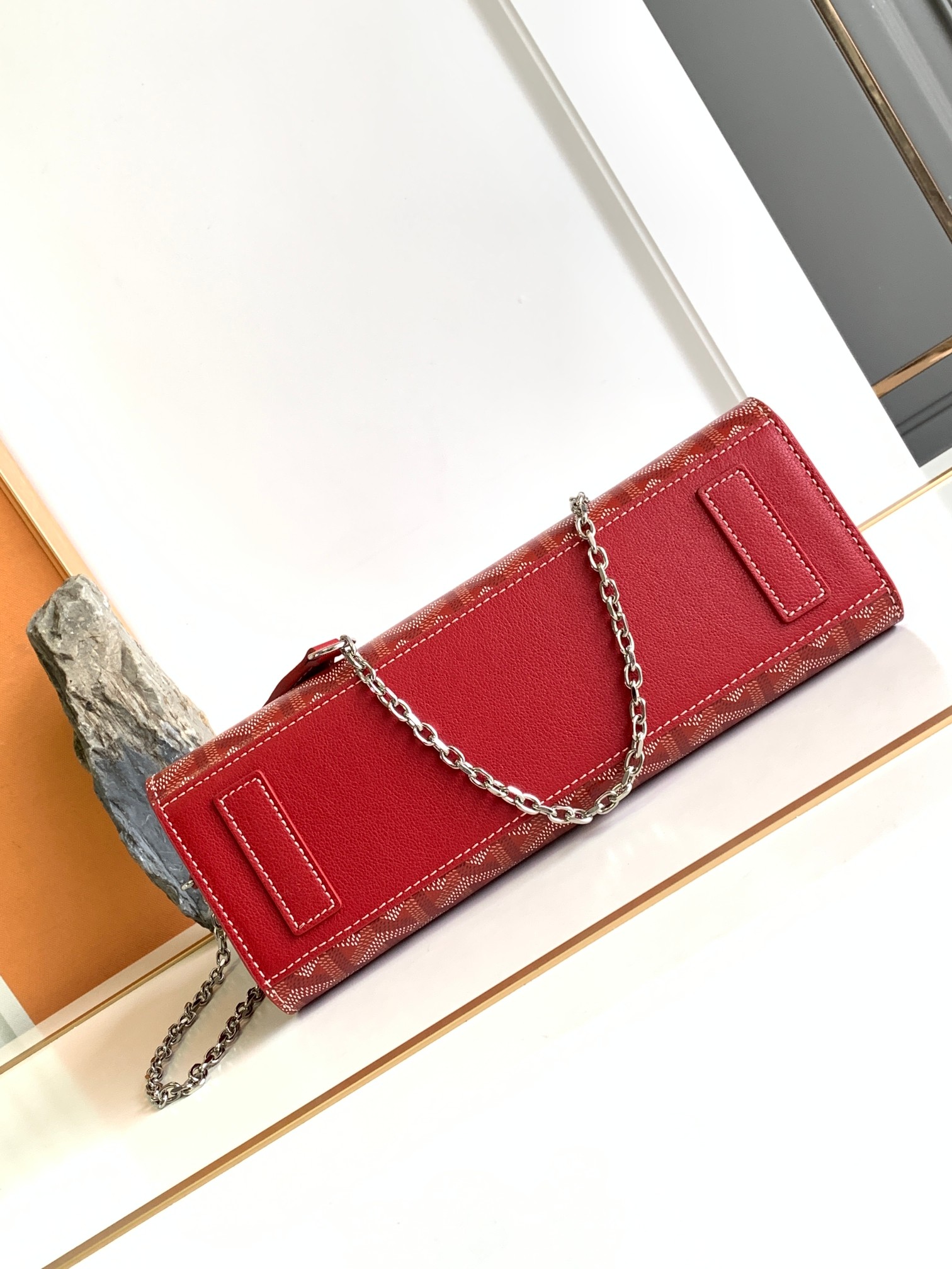 Rouette Structure PM Shoulder Bag In Red